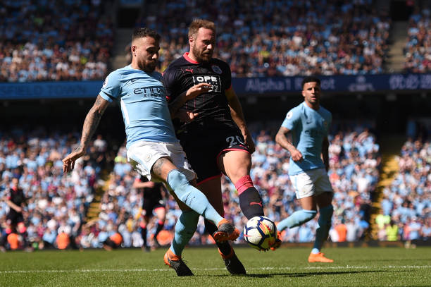 决策往往是 决策往往是